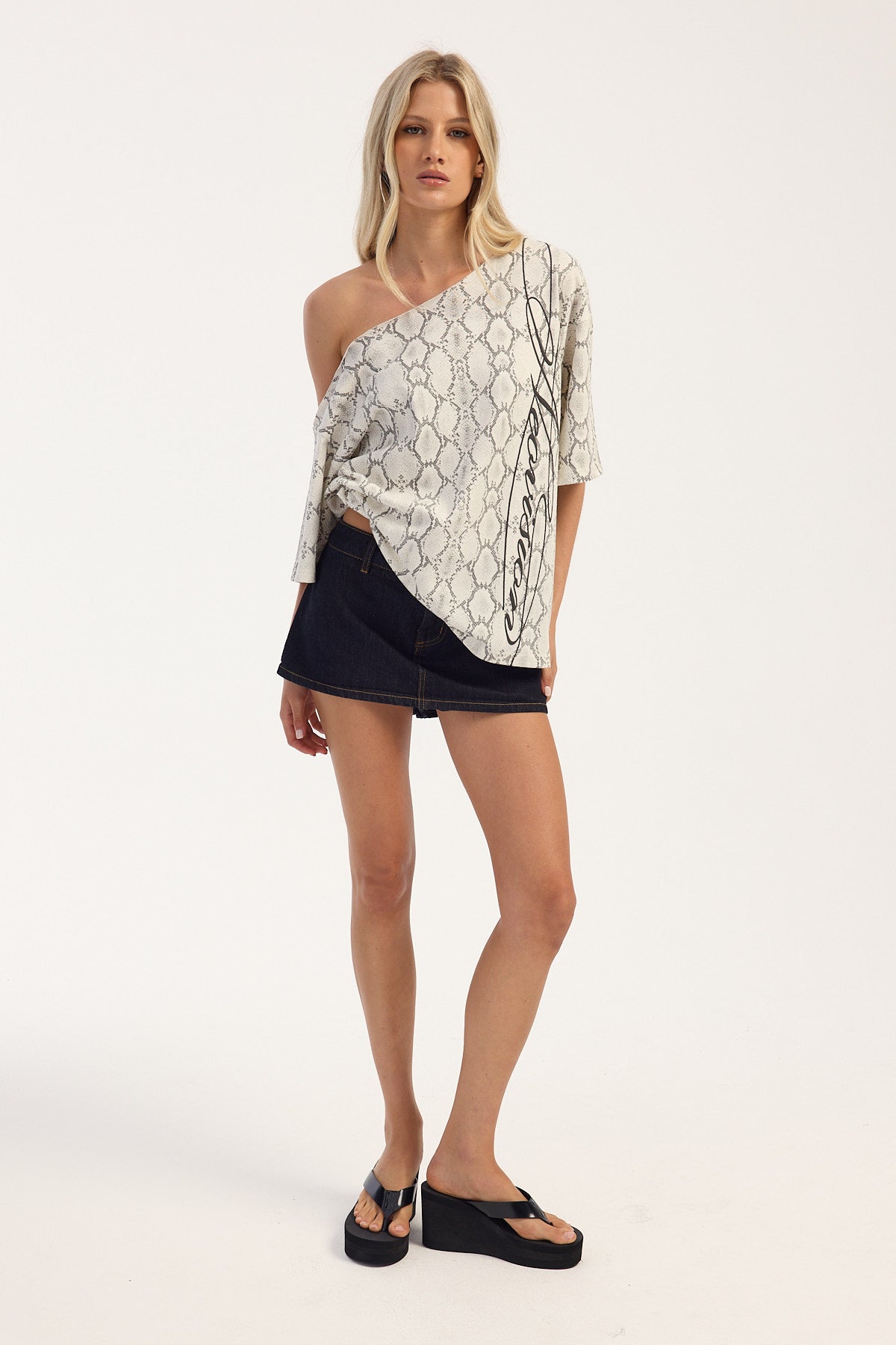Neovision Deadly Intent Off Shoulder Relaxed Tee Cream Print