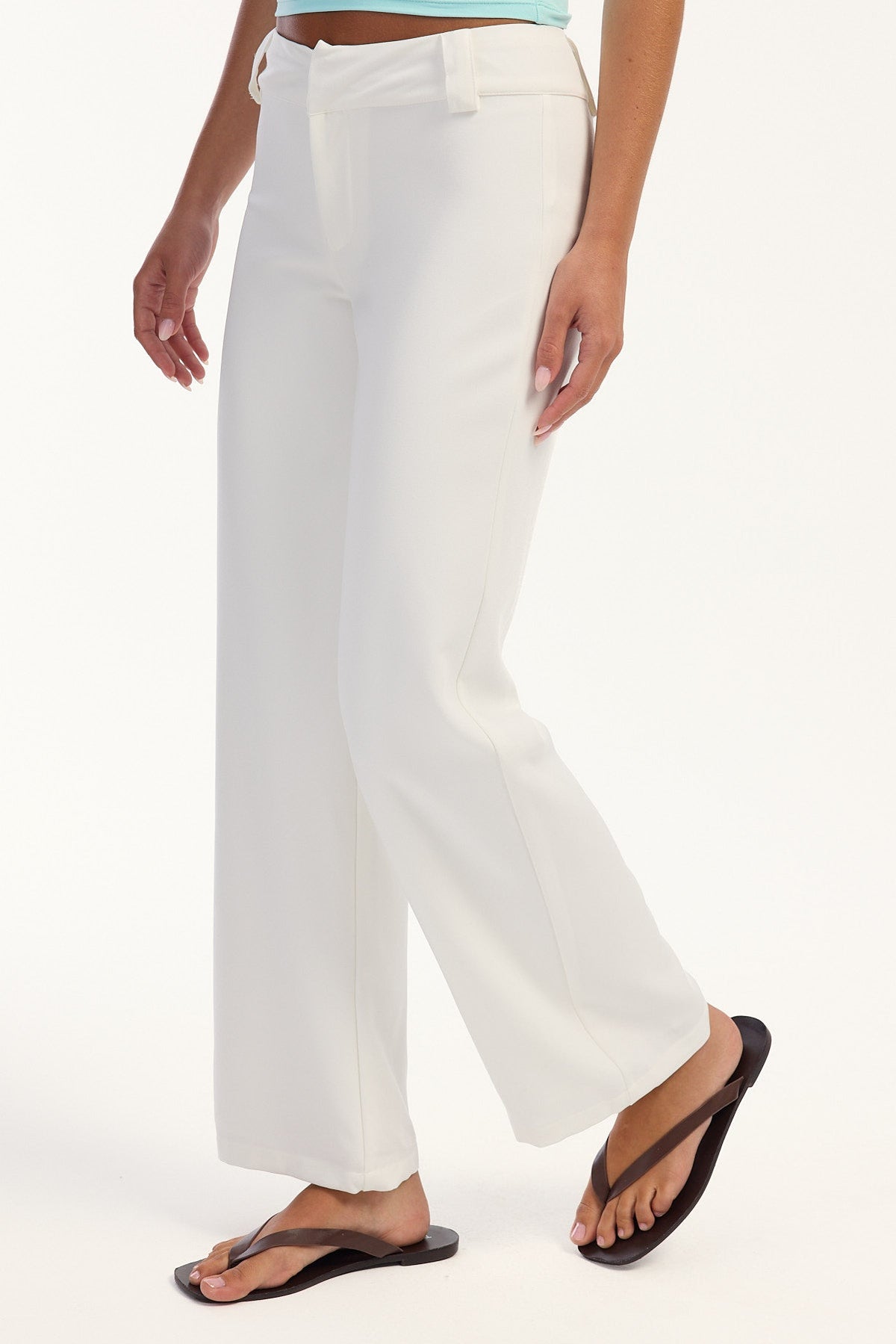 Perfect Stranger Simona Petite Low Rise Pant White